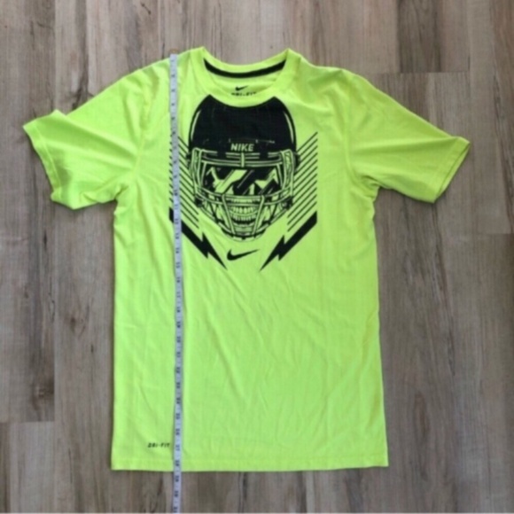 Nike Men's Bright Yellow Graphic Football Skull Tee - Picture 4 of 8